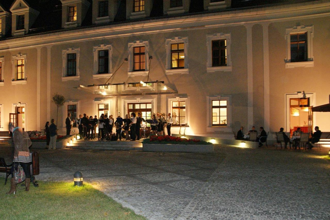 Hotel Zamek Lubliniec Buitenkant foto