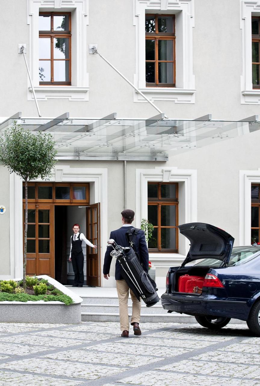 Hotel Zamek Lubliniec Buitenkant foto