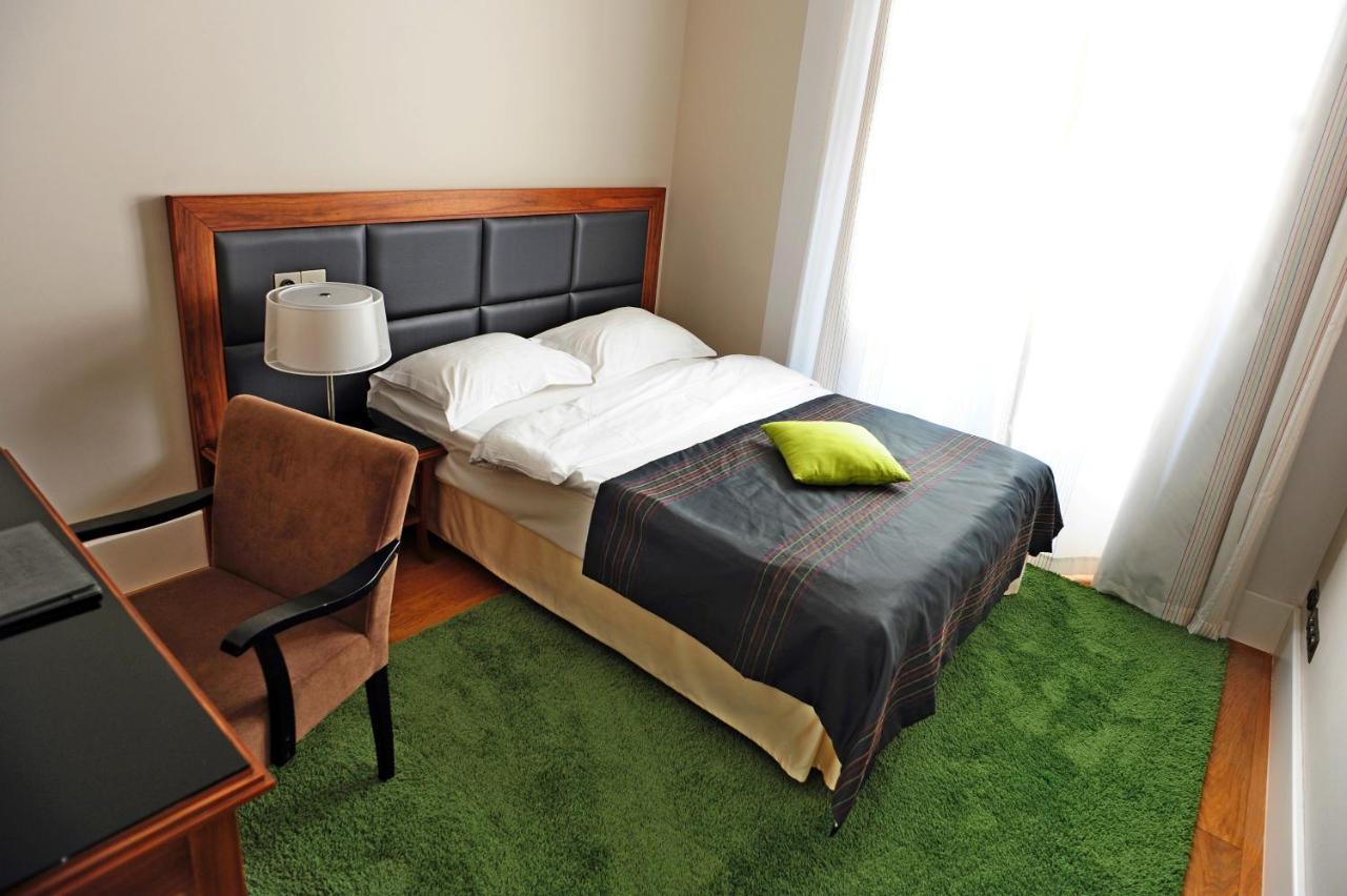 Hotel Zamek Lubliniec Buitenkant foto