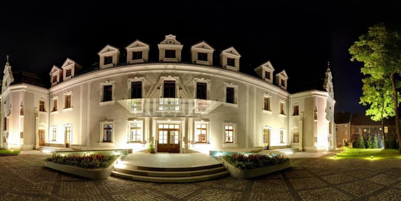 Hotel Zamek Lubliniec Buitenkant foto